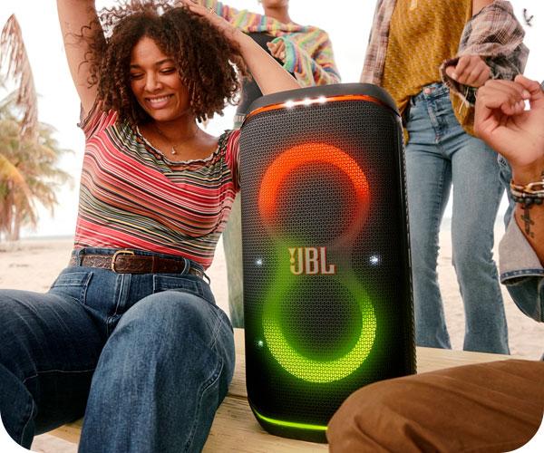 JBL PartyBox Club 120  τεχνολογία Sound Boost 